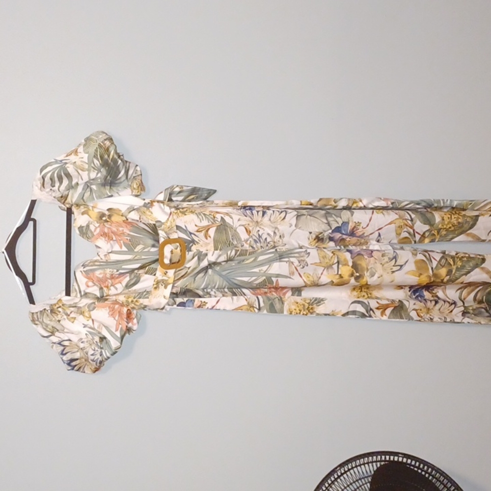 Floral jumpsuit wide leg by brand name a.peach comes with belt size small